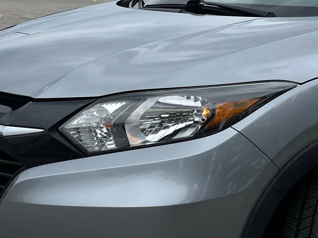 Used 2017 Honda HR-V LX image 9