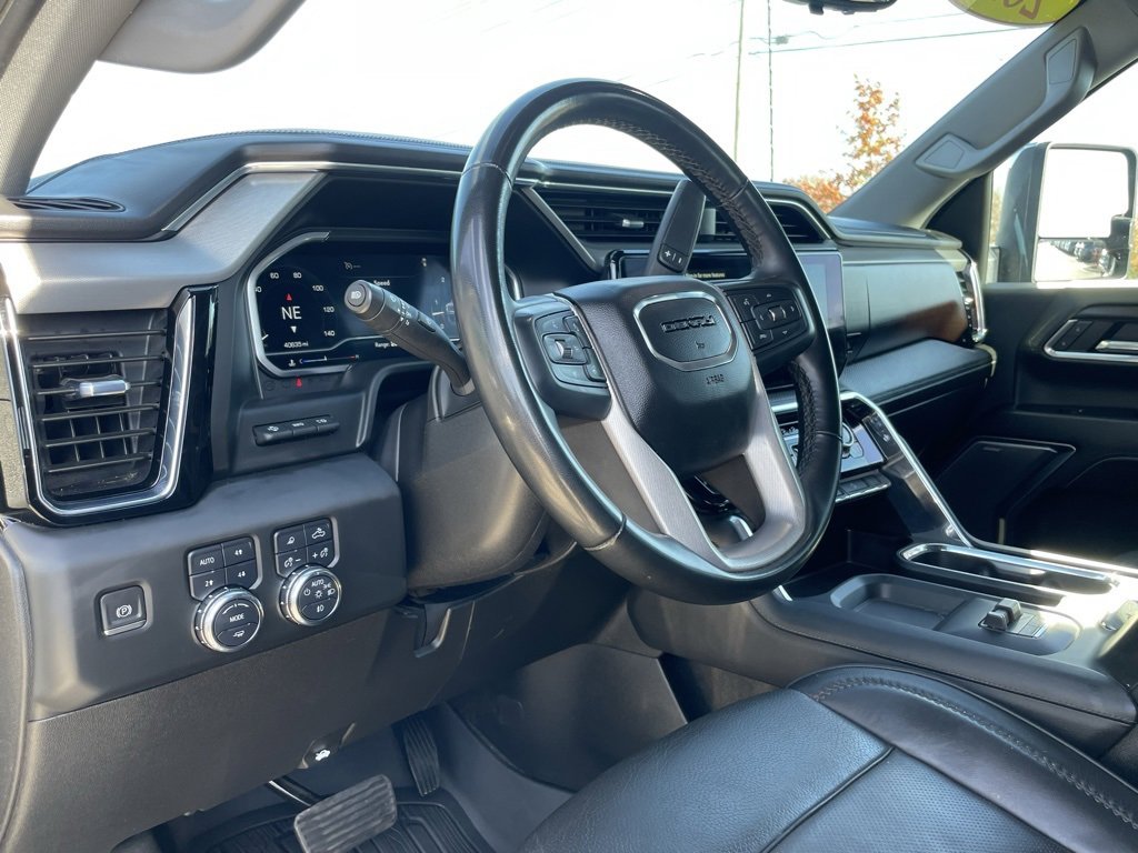 Used 2024 GMC Sierra 2500 Denali w/ Technology Package image 9