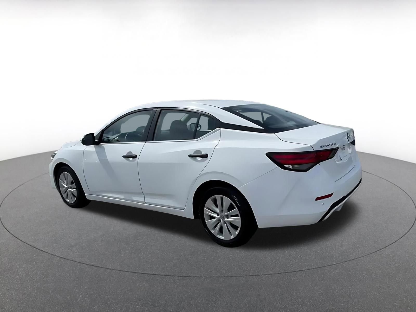 Used 2025 Nissan Sentra S image 10