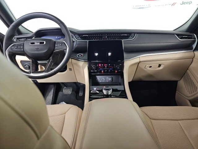 Certified 2024 Jeep Grand Cherokee Limited w/ Luxury Tech Group II image 13