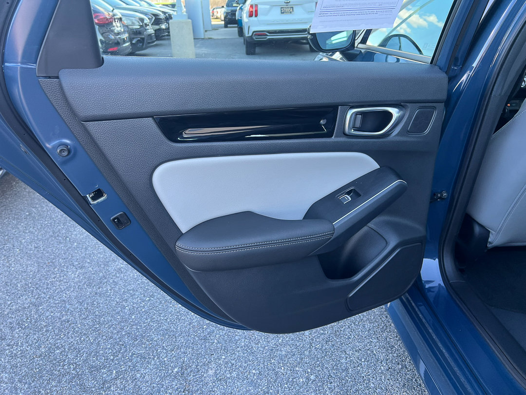 Used 2025 Honda Civic Sport image 23