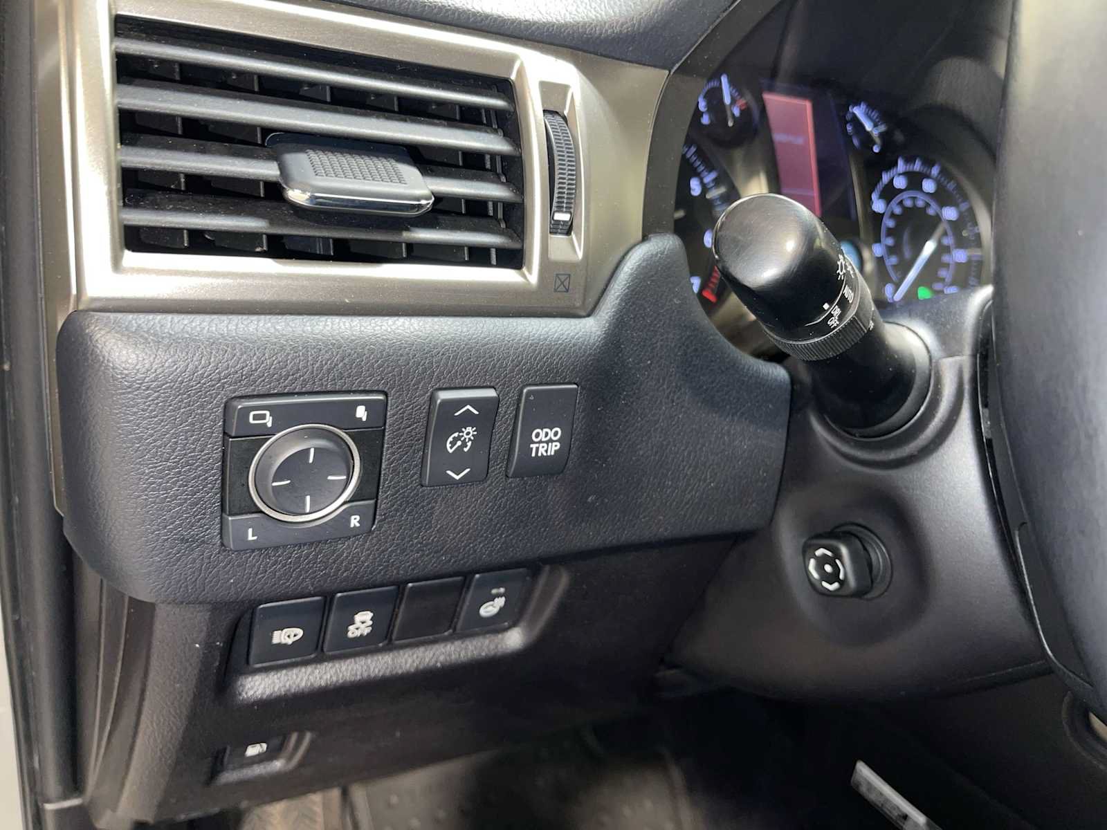 Used 2017 Lexus GX 460 Luxury w/ Preferred Accessory Package AWD/4WD image 24
