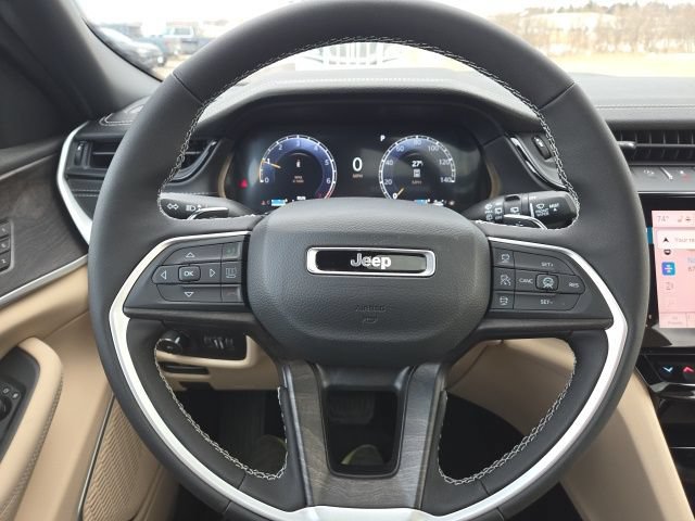 New 2026 Jeep Grand Cherokee Limited w/ Limited Altitude Package AWD/4WD image 17