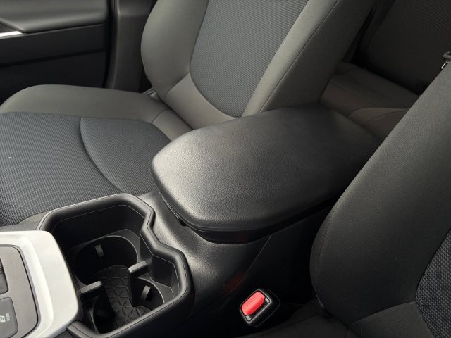 Used 2024 Toyota RAV4 LE AWD/4WD image 15
