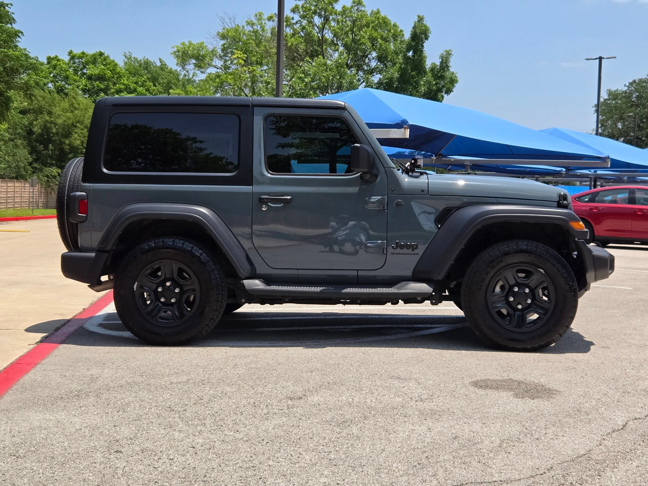 Used 2024 Jeep Wrangler Sport AWD/4WD image 2