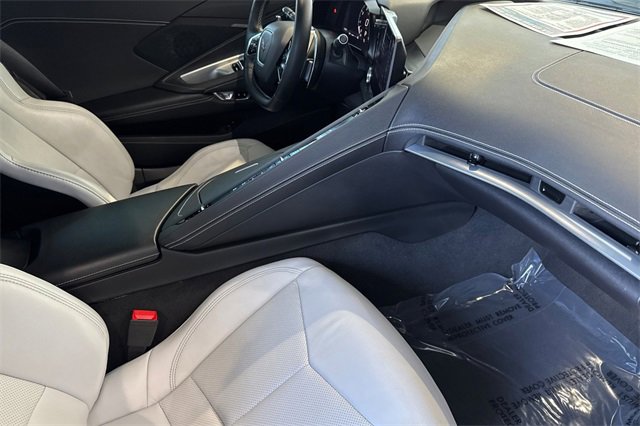 Used 2021 Chevrolet Corvette Stingray Convertible w/ Z51 Performance Package image 17