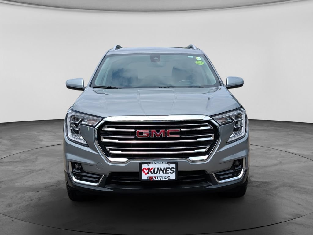 Used 2024 GMC Terrain SLT AWD/4WD image 2