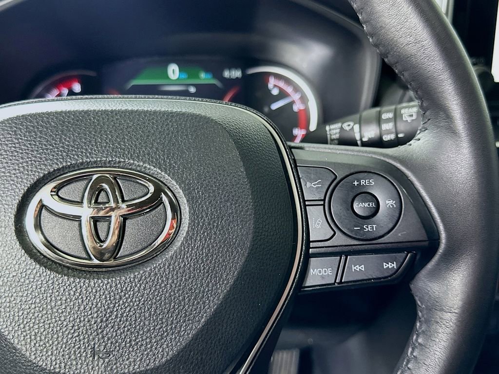 Used 2023 Toyota RAV4 XLE Premium image 22
