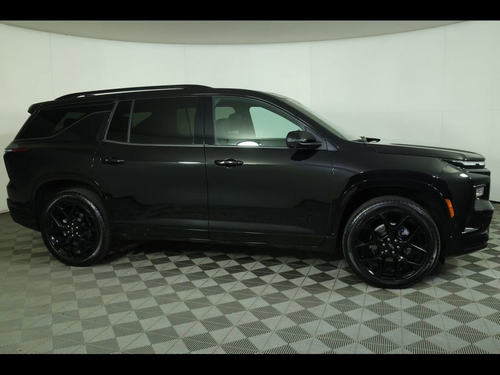 Used 2024 Chevrolet Traverse RS w/ LPO, Floor Liner Package AWD/4WD image 10