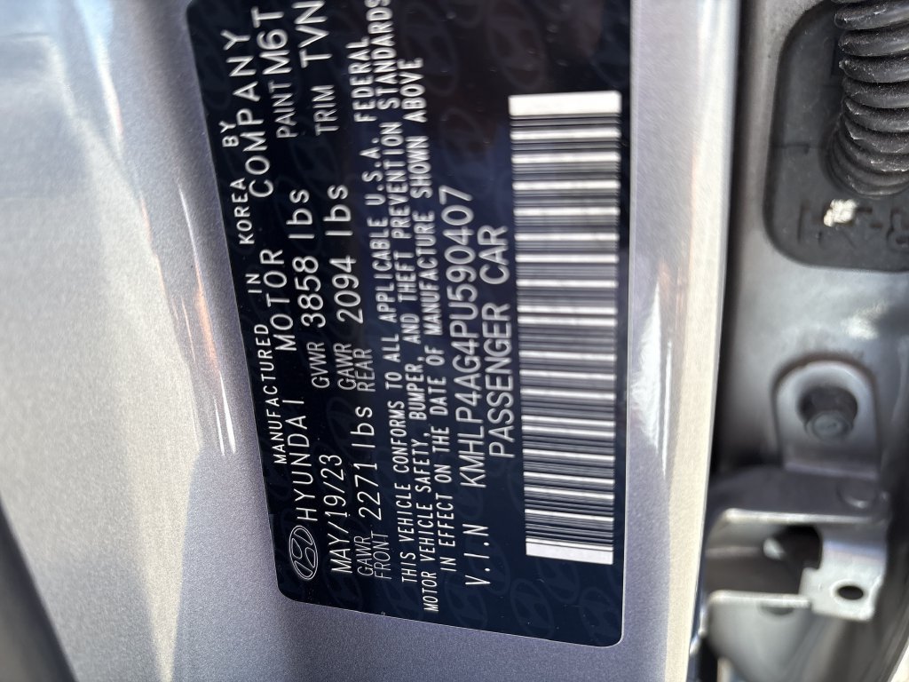 Used 2023 Hyundai Elantra Limited FWD image 34