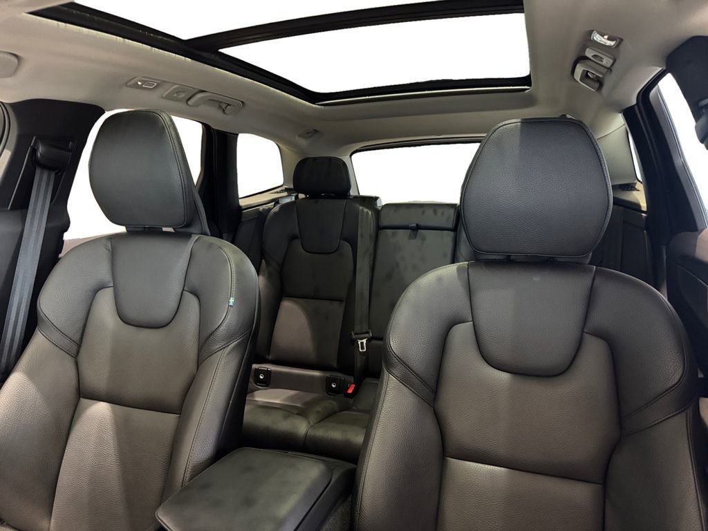 Certified 2023 Volvo XC60 B5 Plus w/ Climate Package image 20