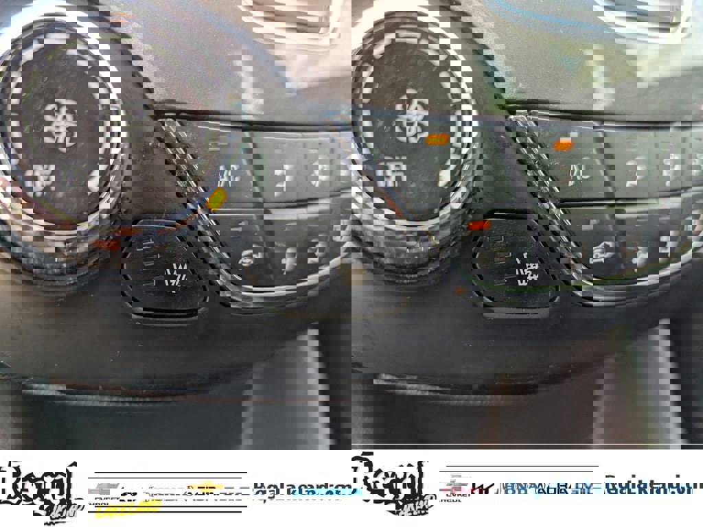 Used 2017 Chevrolet Cruze LT w/ Convenience Package image 21