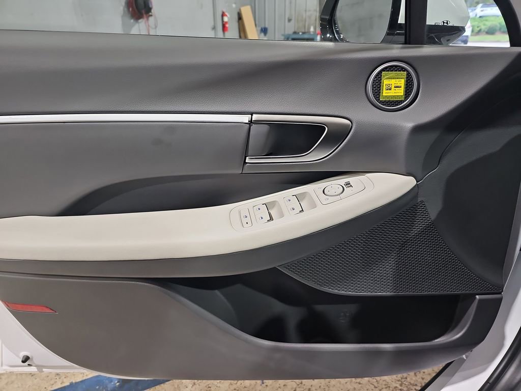 New 2026 Hyundai Sonata SEL FWD image 28