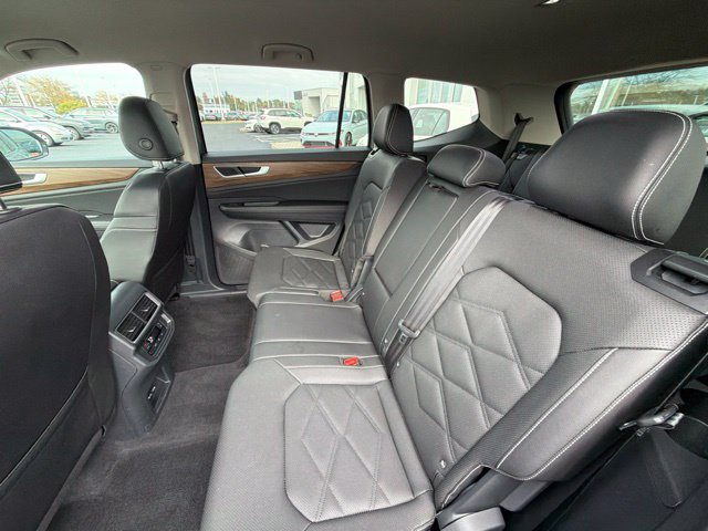 Certified 2025 Volkswagen Atlas SE AWD/4WD image 19