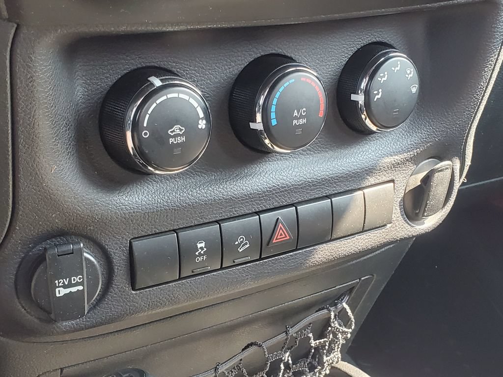 Used 2017 Jeep Wrangler Unlimited Sport AWD/4WD image 16