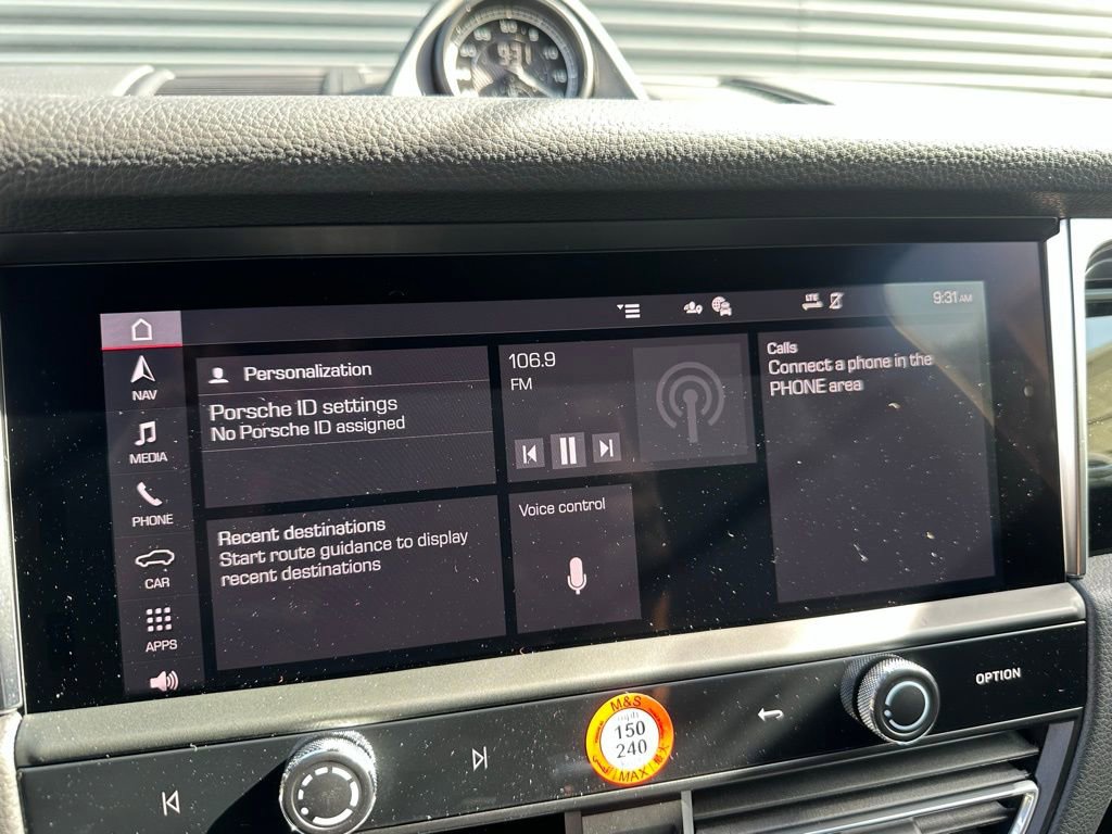 Certified 2025 Porsche Macan AWD/4WD image 25
