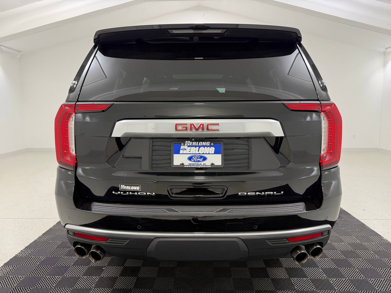 Used 2021 GMC Yukon XL Denali w/ Denali Premium Package image 5