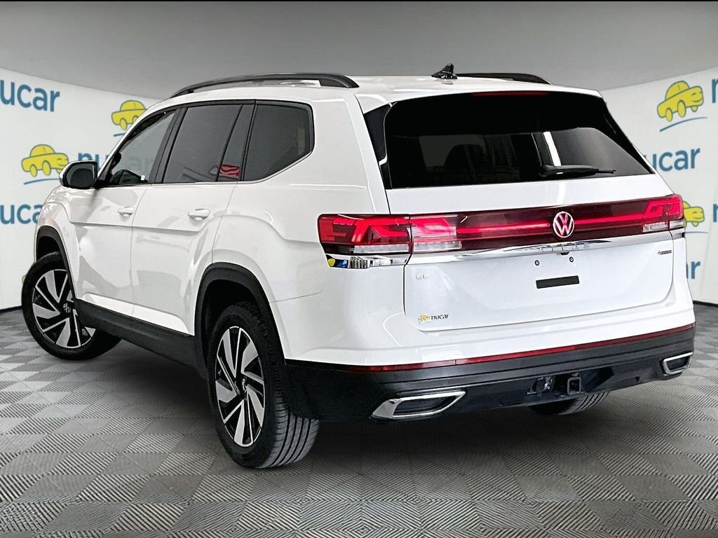 Used 2025 Volkswagen Atlas SE AWD/4WD image 4
