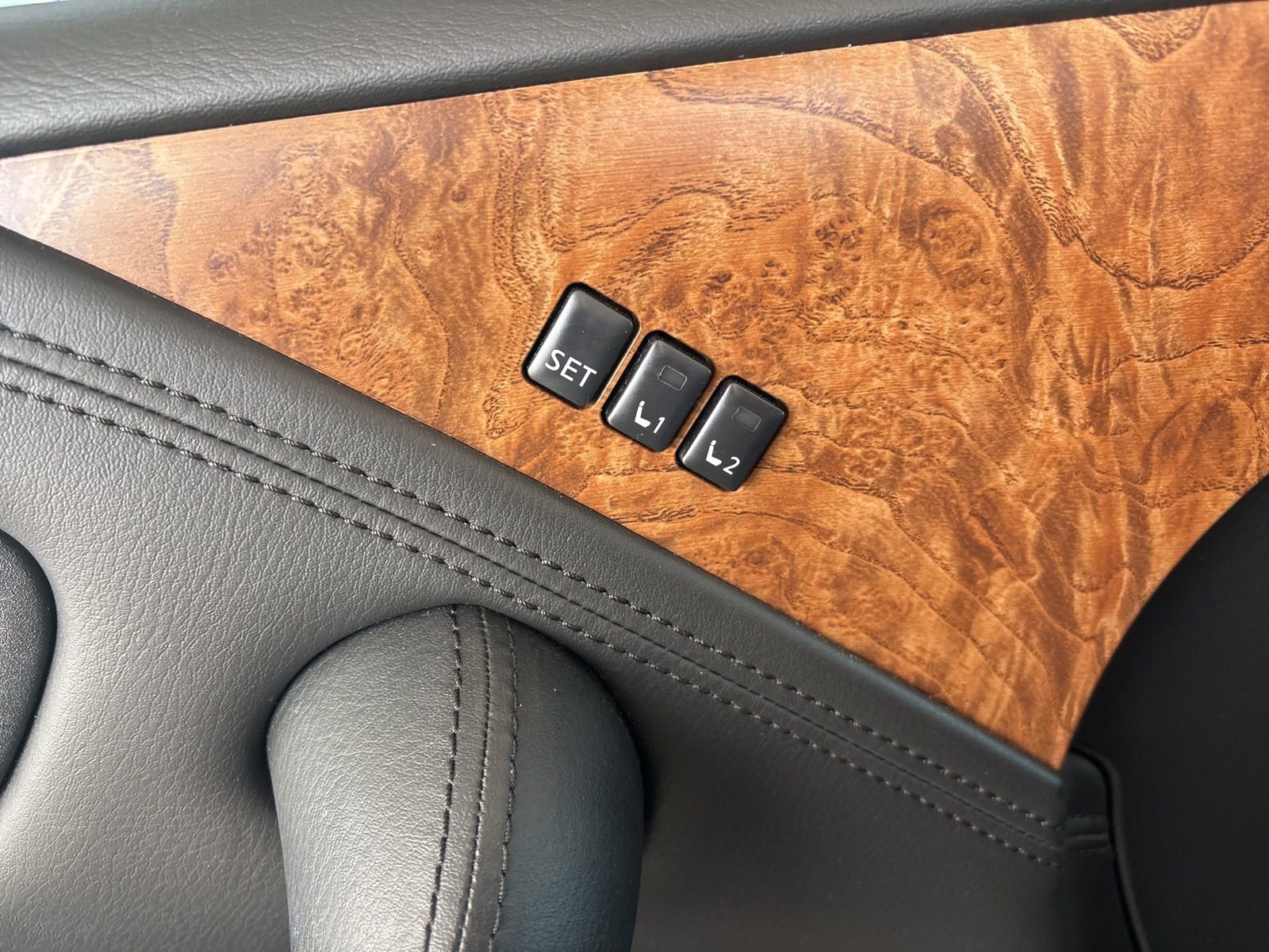 Used 2023 Nissan Armada SL w/ Cargo Package image 13