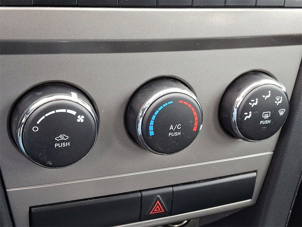 Used 2010 Dodge Avenger SXT image 15