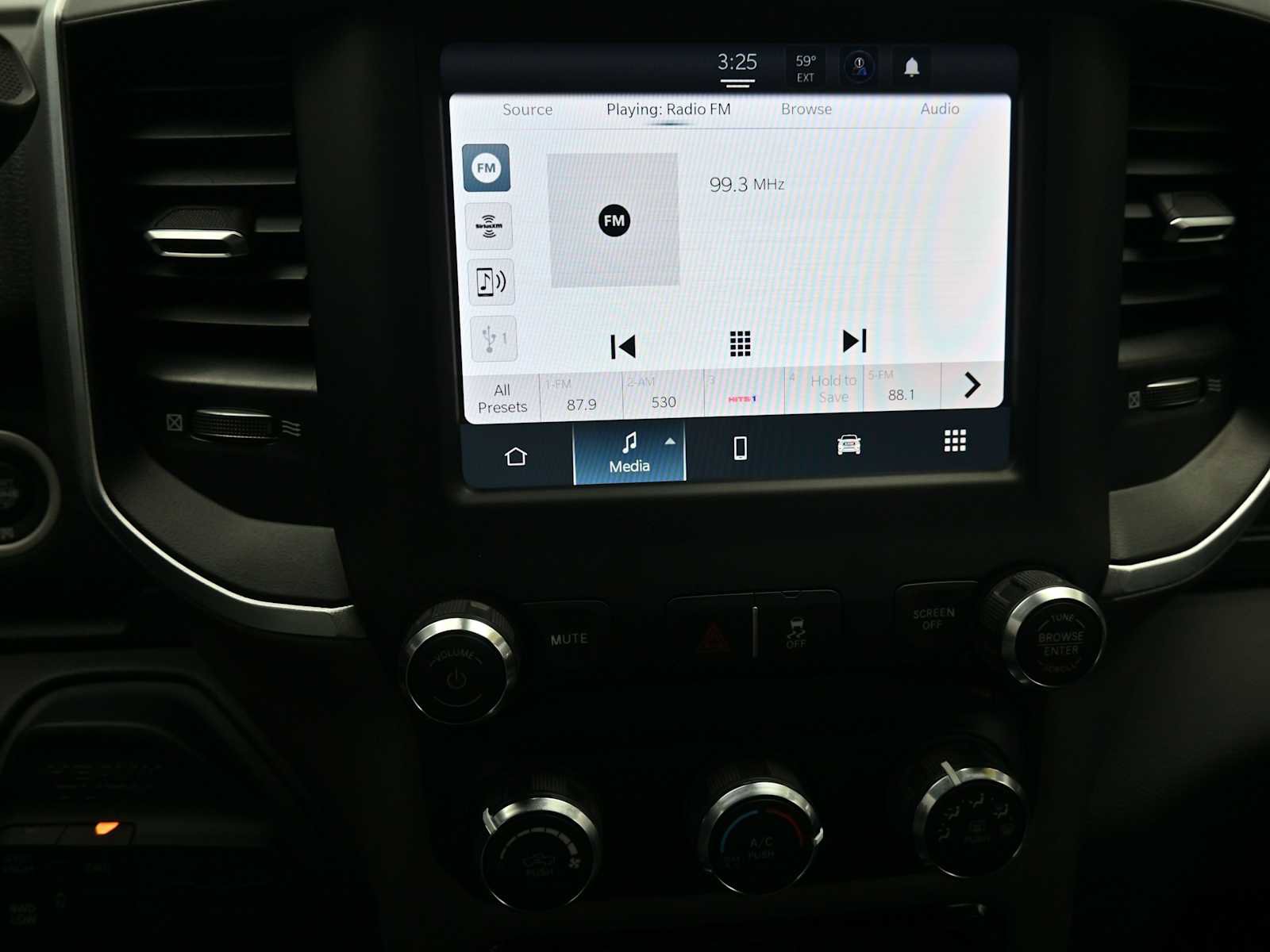 Used 2024 RAM 3500 Big Horn image 15