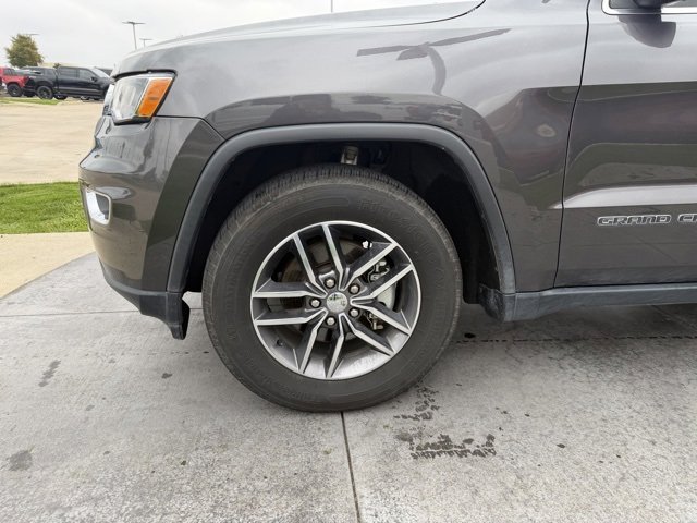 Used 2017 Jeep Grand Cherokee Limited image 4