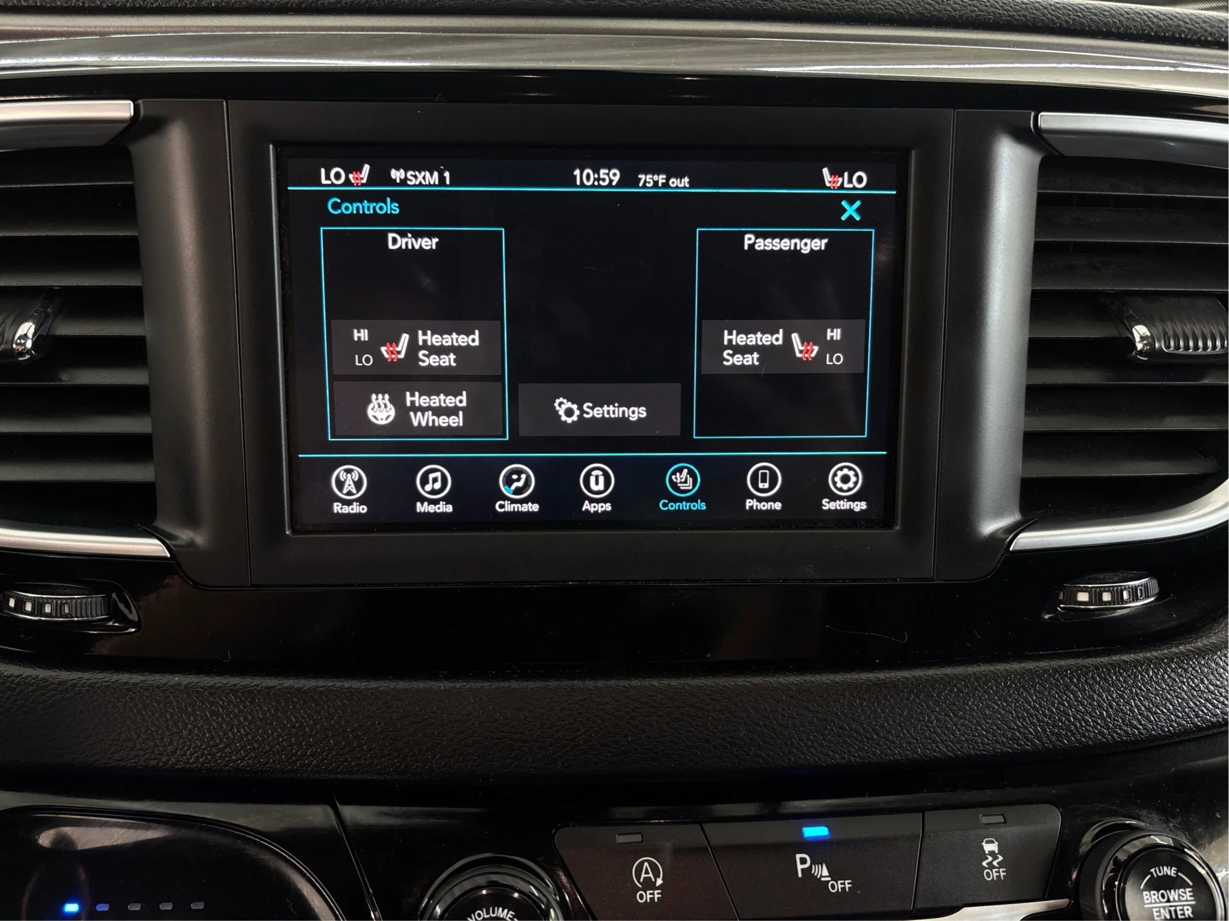 Used 2020 Chrysler Pacifica Touring-L FWD image 42
