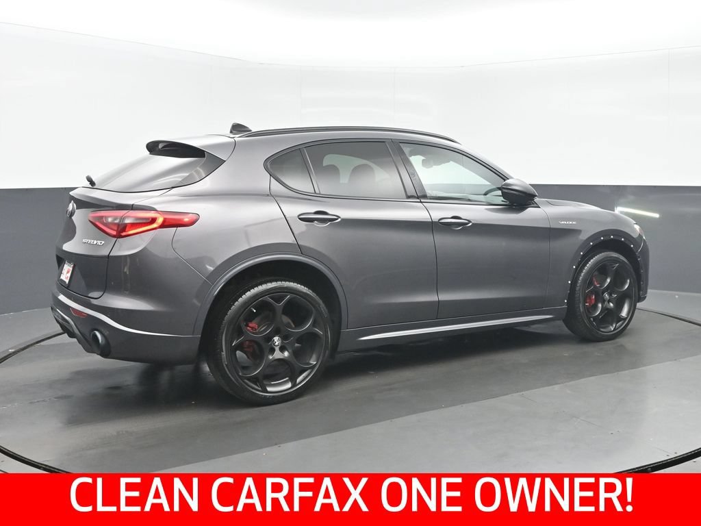 Used 2022 Alfa Romeo Stelvio Veloce AWD/4WD image 3
