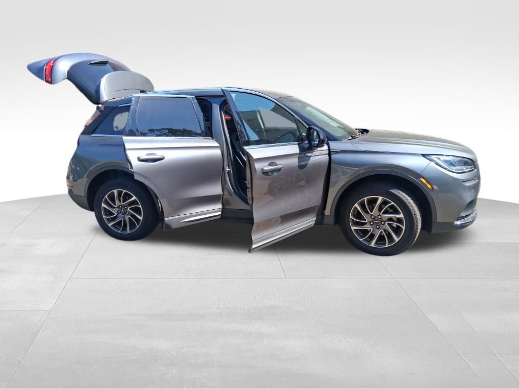Used 2021 Lincoln Corsair AWD w/ Rear Removable Package Tray image 21