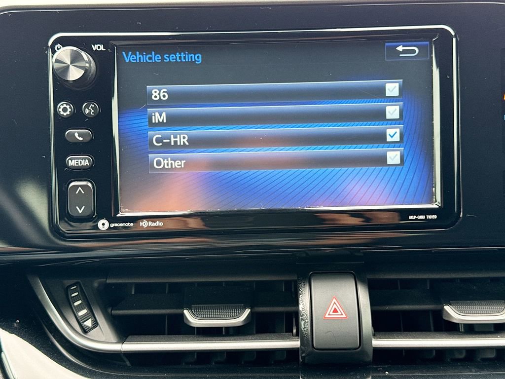 Used 2018 Toyota C-HR XLE FWD image 16