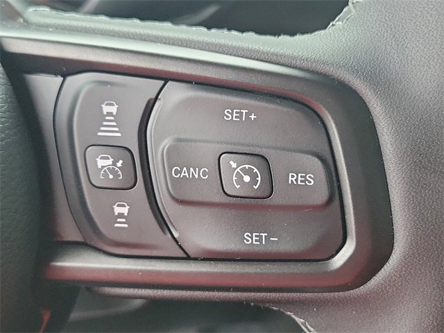 Used 2025 Jeep Gladiator Sport image 30