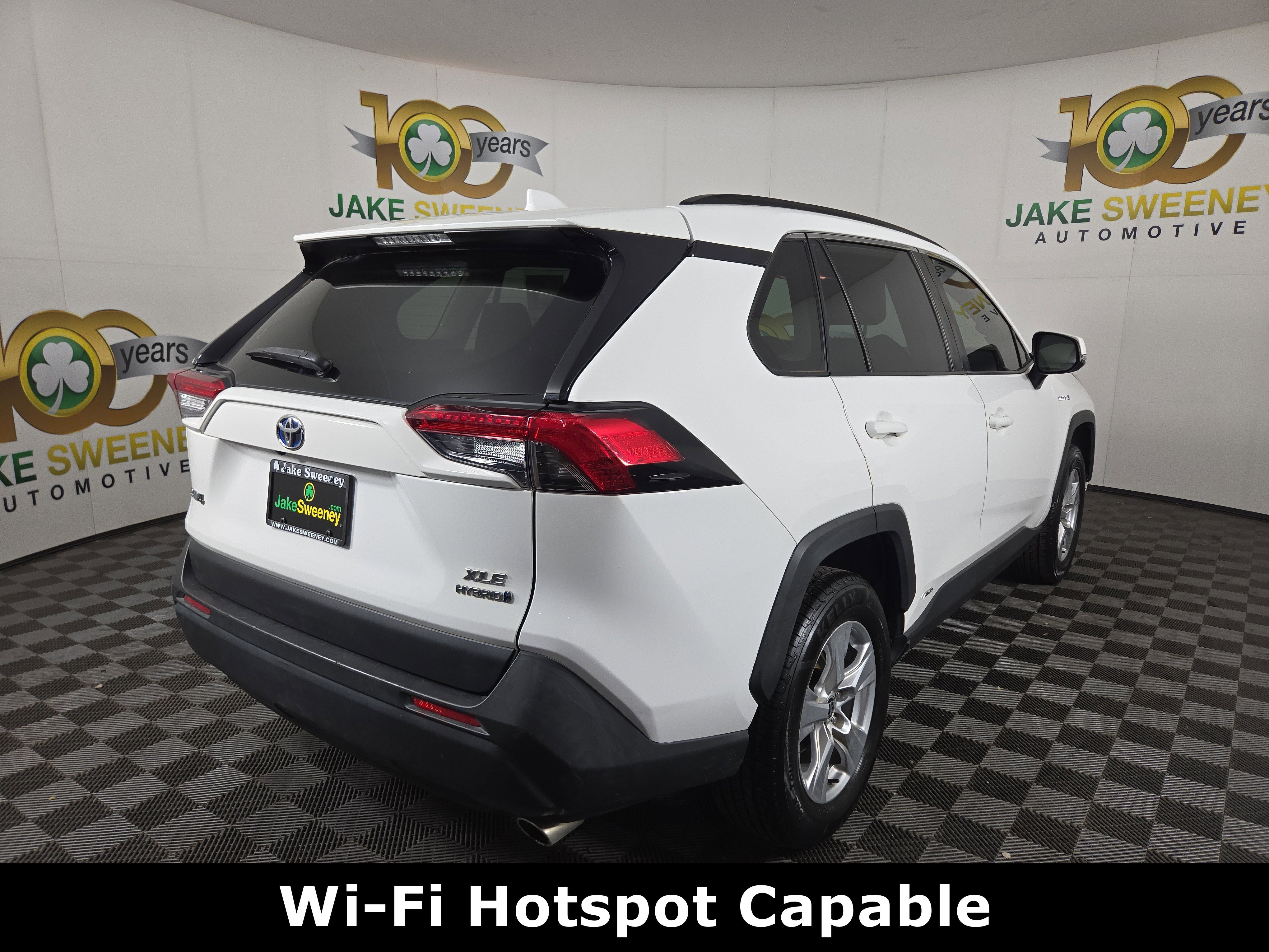 Used 2021 Toyota RAV4 XLE image 9