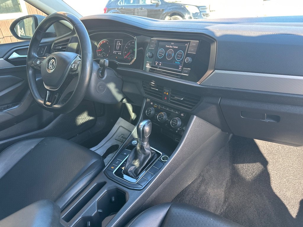 Used 2019 Volkswagen Jetta SE w/ Cold Weather Package image 9