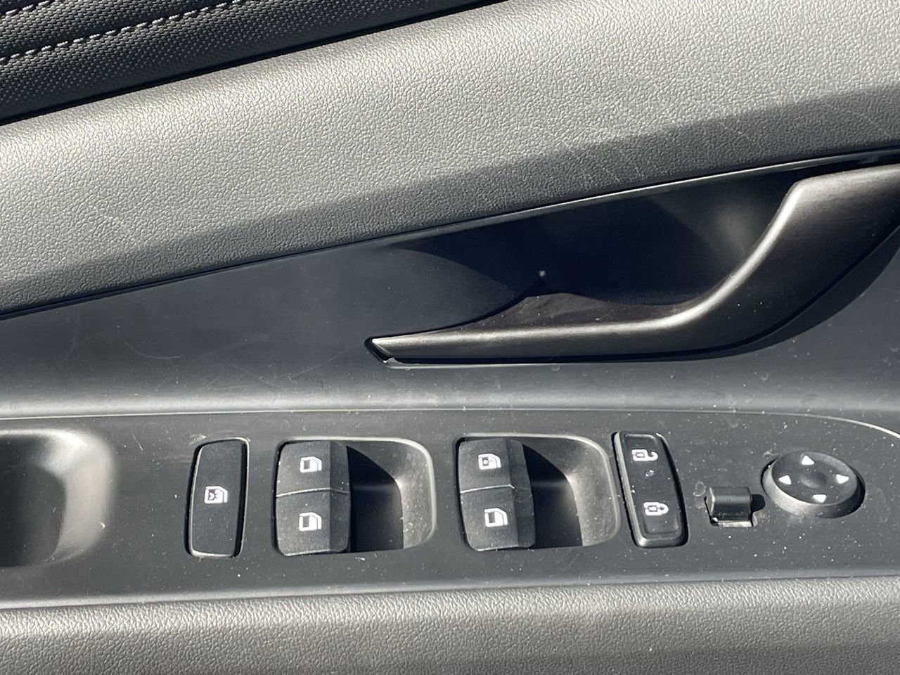 Certified 2025 Hyundai Elantra Sport FWD image 20