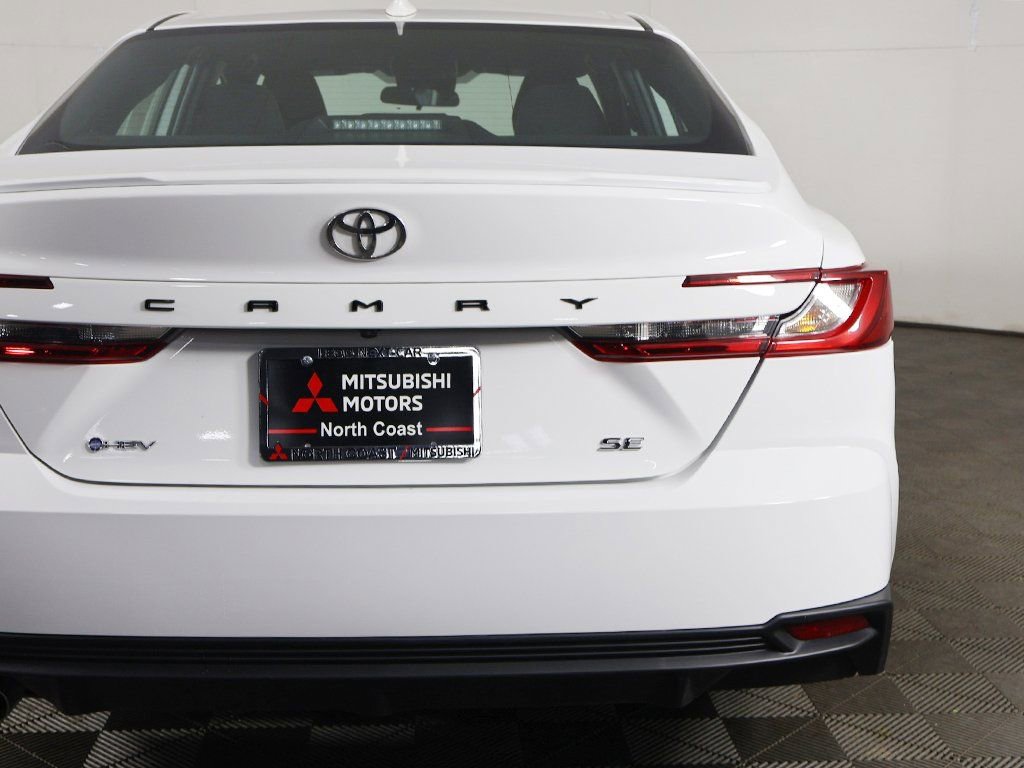 Used 2025 Toyota Camry SE FWD image 14