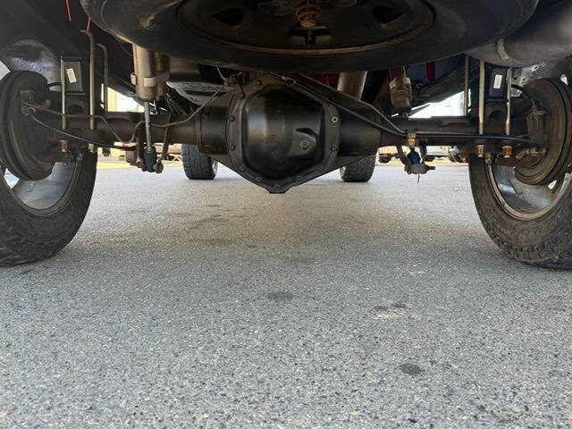 Used 2003 Chevrolet Silverado 2500 LS w/ Skid Plate Package AWD/4WD image 20