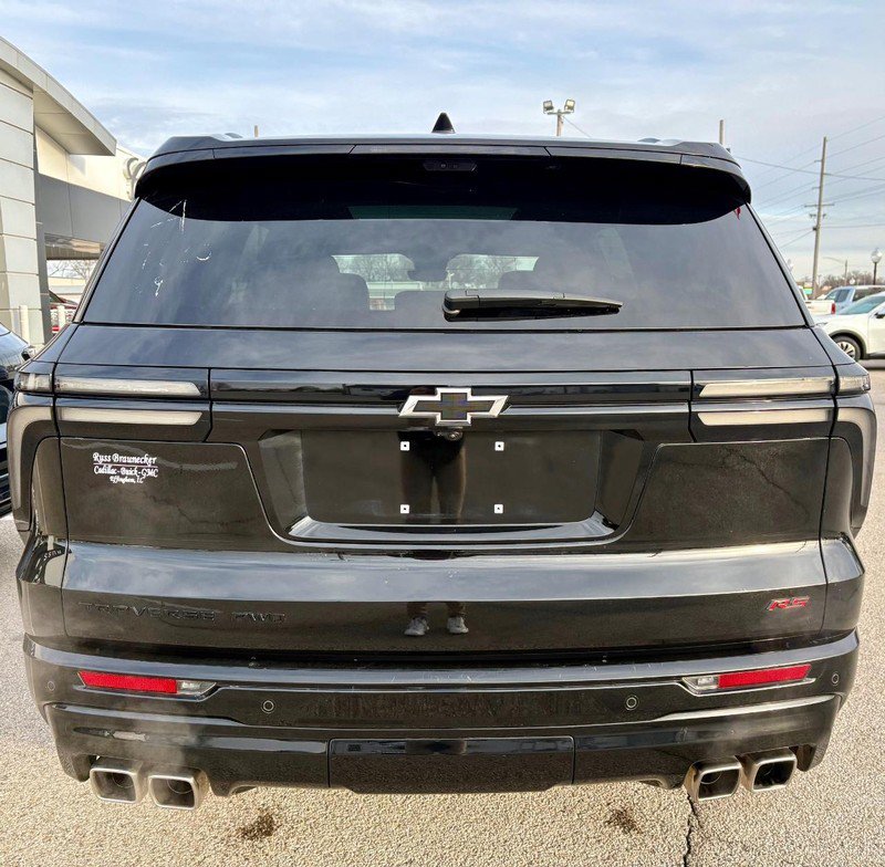 Used 2024 Chevrolet Traverse RS w/ LPO, Floor Liner Package AWD/4WD image 4