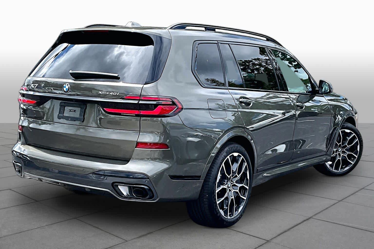 Used 2025 BMW X7 xDrive40i w/ M Sport Package AWD/4WD image 13