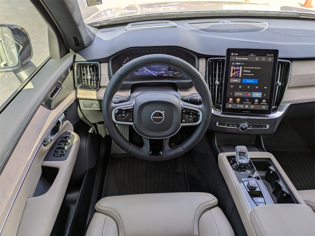 Used 2026 Volvo XC90 B6 Ultra w/ Lounge Package image 22