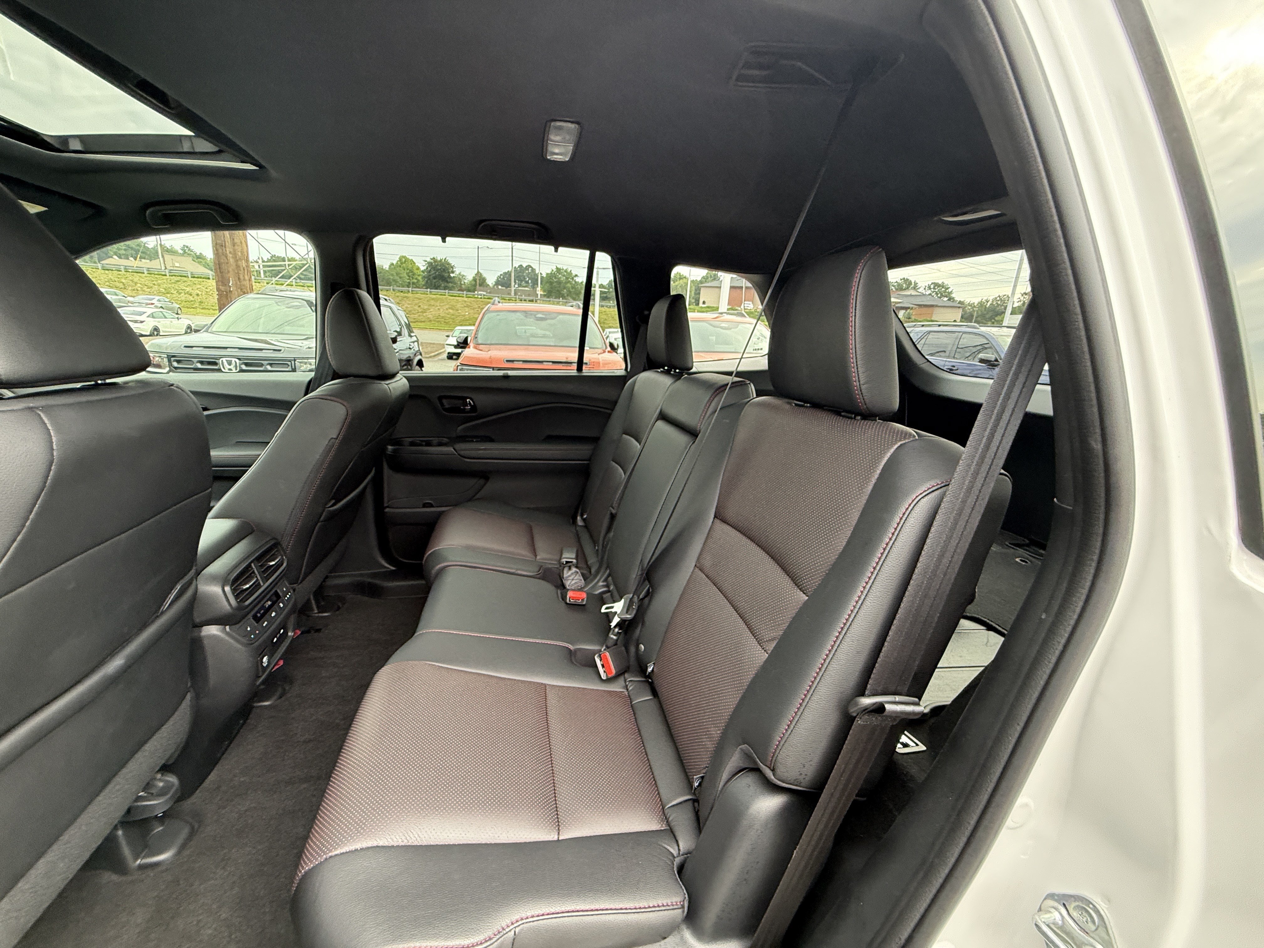 Certified 2024 Honda Passport Black Edition image 32