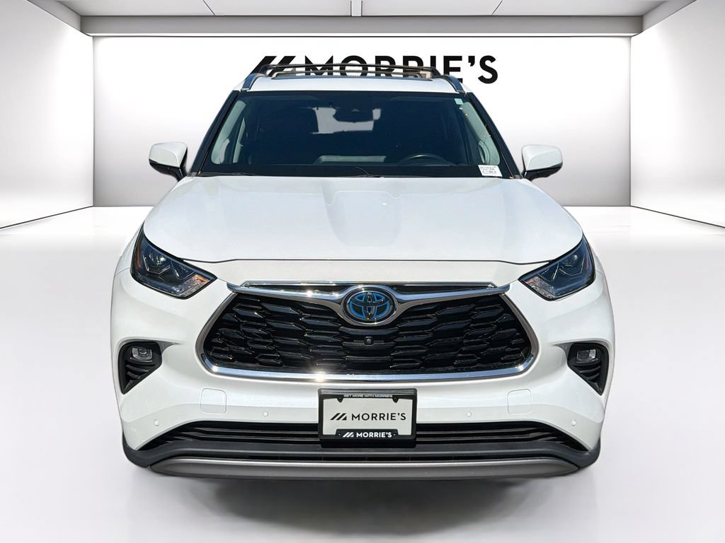 Used 2023 Toyota Highlander Platinum AWD/4WD image 2