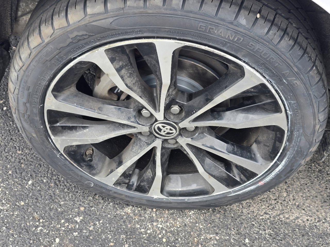 Used 2017 Toyota Corolla SE image 24