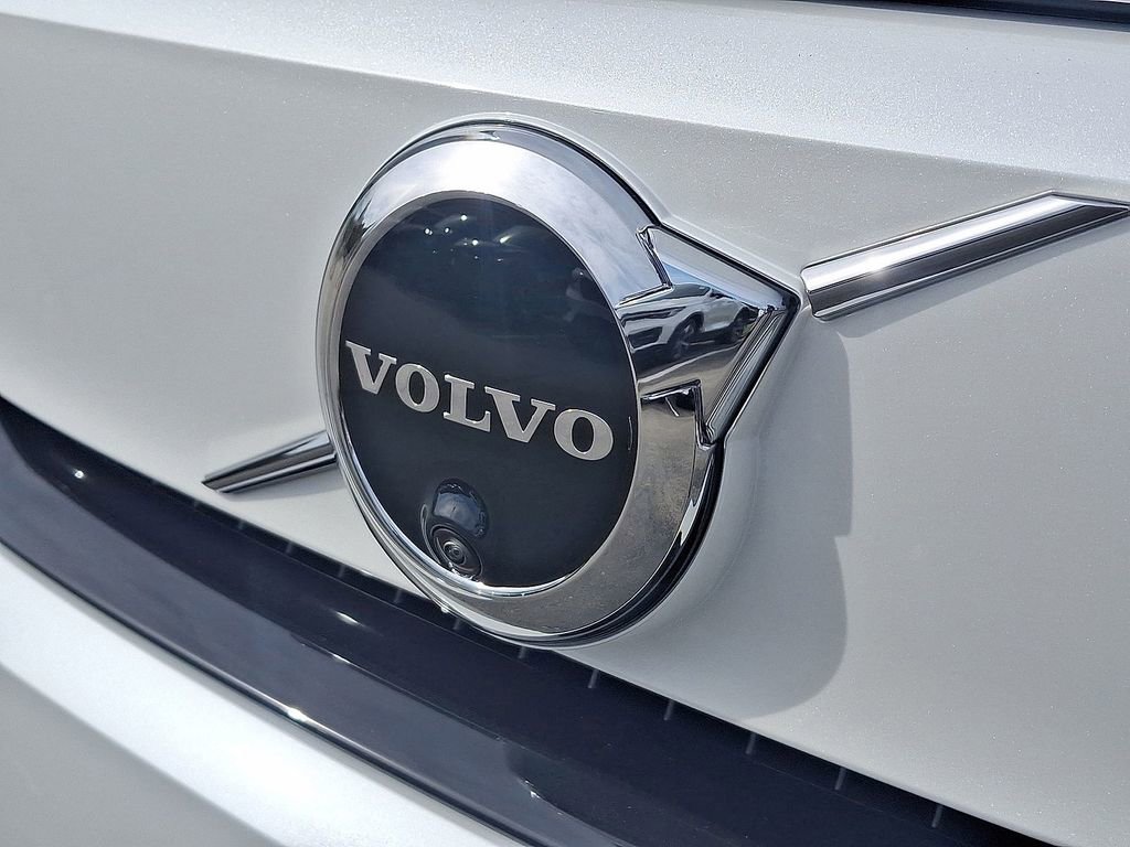 New 2026 Volvo EX40 Plus w/ Climate Package image 19