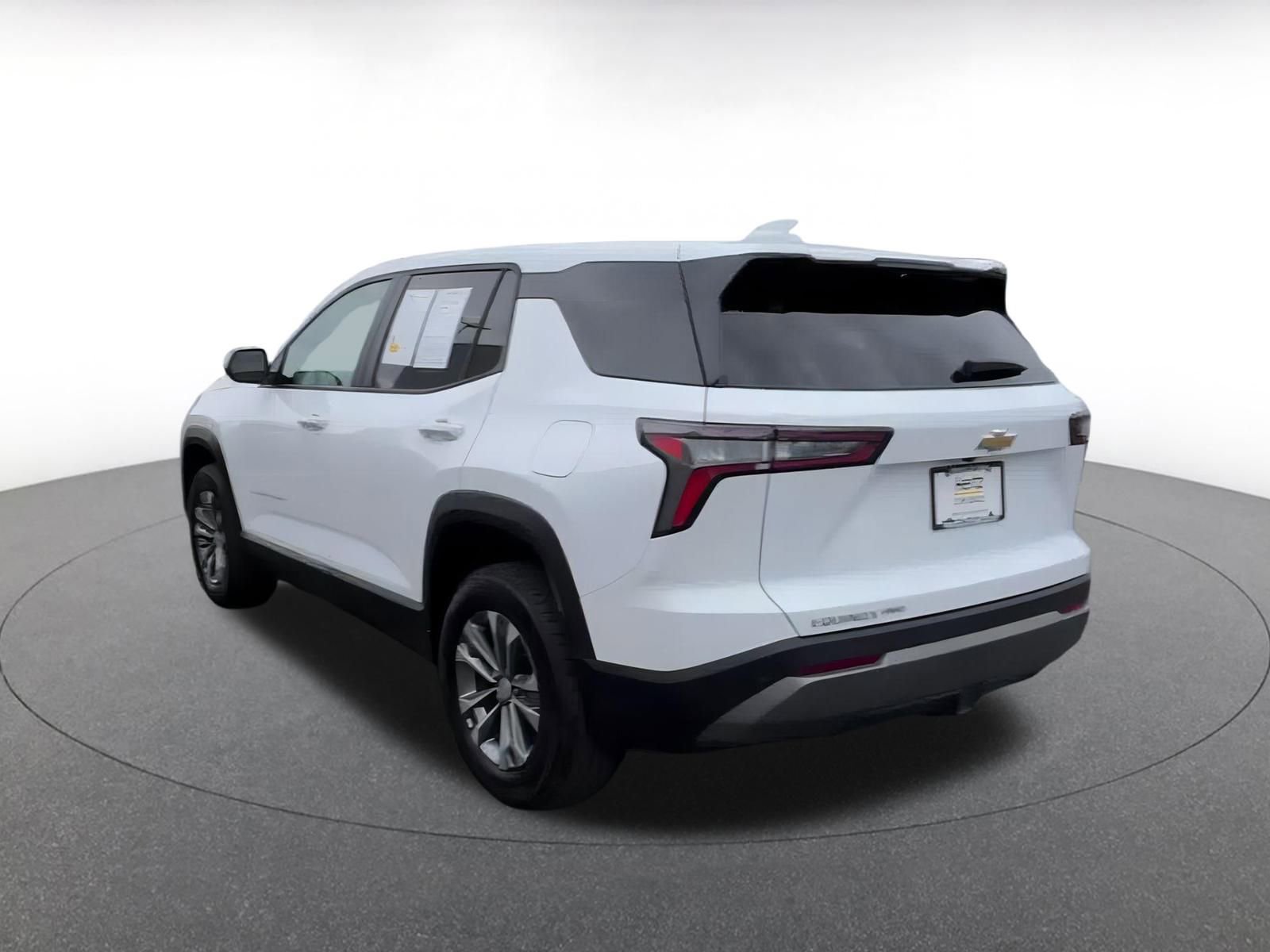 Used 2025 Chevrolet Equinox LT image 11