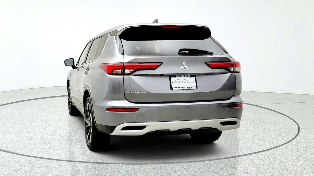 Used 2022 Mitsubishi Outlander SE AWD/4WD image 6