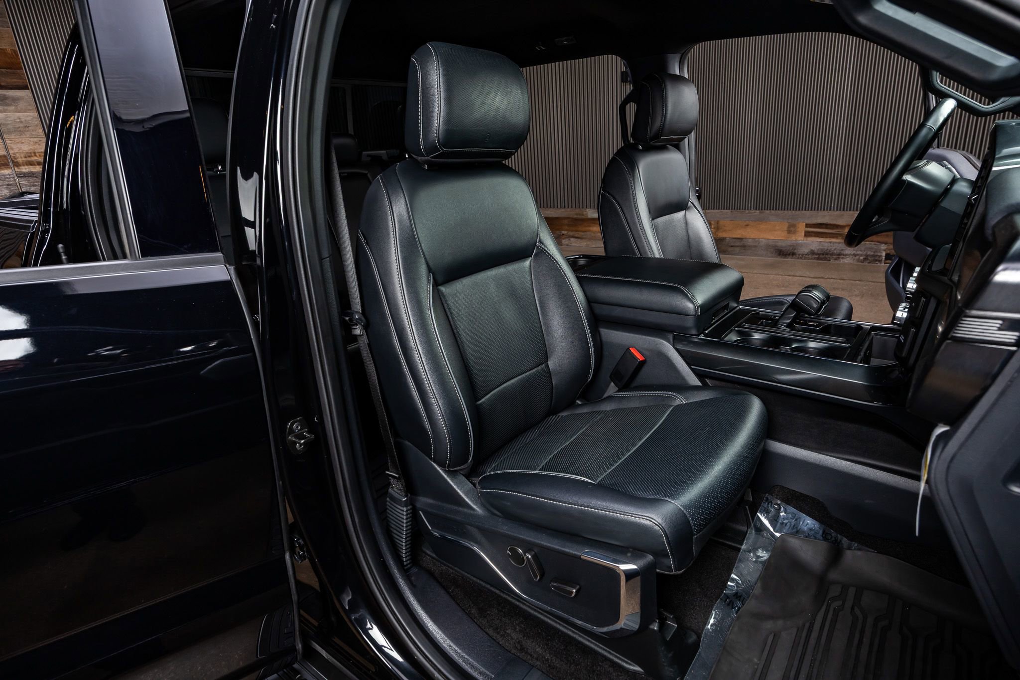 Used 2022 Ford F150 Lariat w/ Equipment Group 502A High image 31