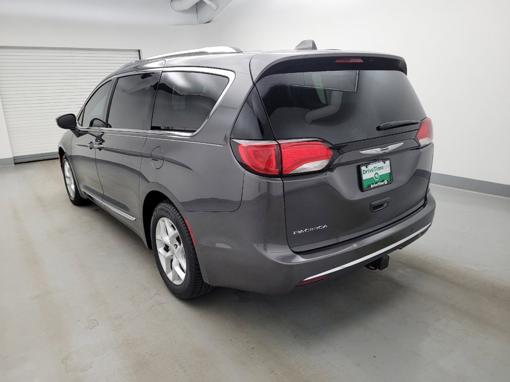 Used 2017 Chrysler Pacifica Touring-L Plus FWD image 5