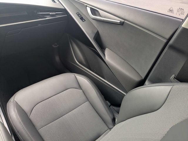 Used 2025 Kia Niro EX FWD image 17