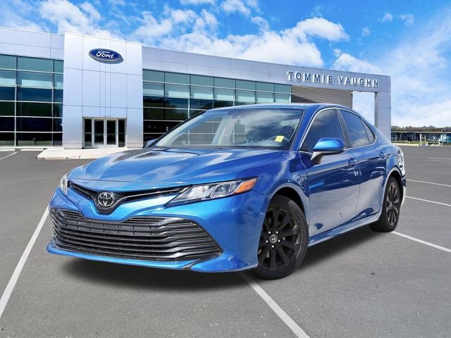 Used 2020 Toyota Camry LE image 1