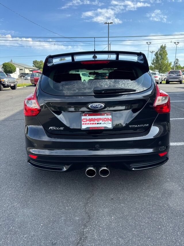Used 2014 Ford Focus Titanium FWD image 7